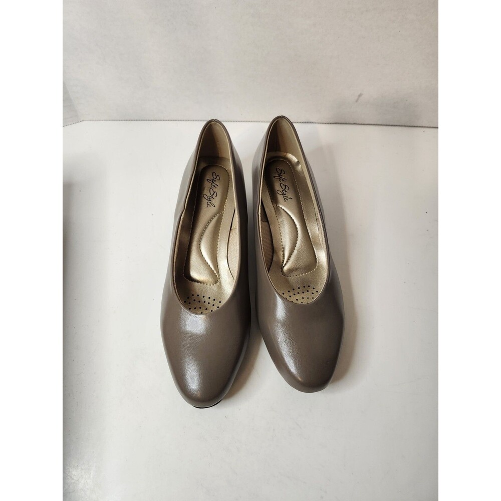 Soft Style Angel II Pumps, Bone Smooth, Women's 8.5 M
